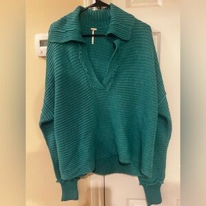 Free People Relaxed V-Neck Ribbed Sweater in Teal Blue